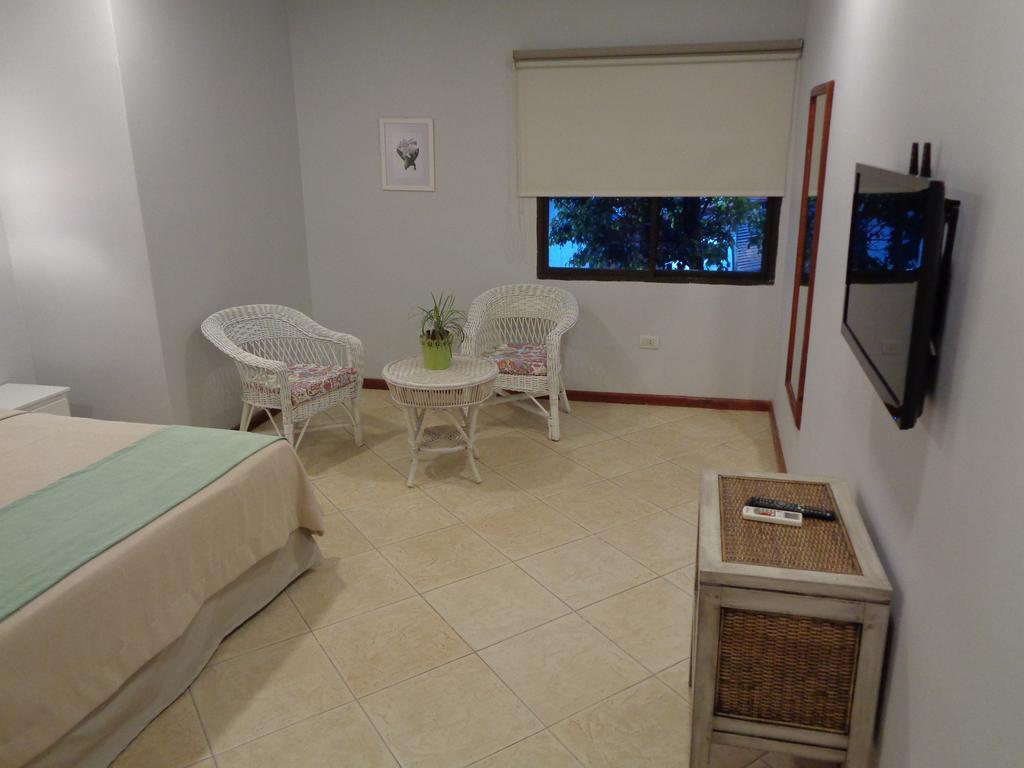 Flora Apartments Puerto Iguazú Zewnętrze zdjęcie