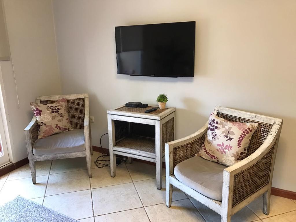 Flora Apartments Puerto Iguazú Zewnętrze zdjęcie